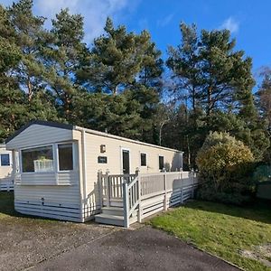 Pet Friendly Holiday Home In Quiet Cul De Sac On The Very Popular Oakdene Forest Park Ringwood Exterior photo