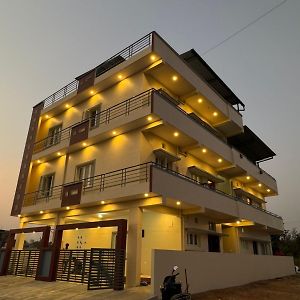 Appartement Eraya Abode à Vanivilasa Puram Exterior photo