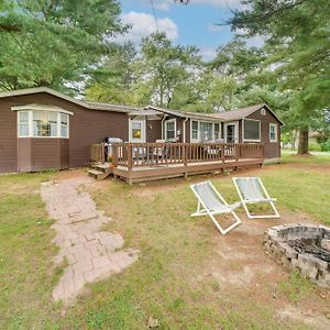 Villa Idyllic Edinboro Escape Walk To Beach And Lake Exterior photo