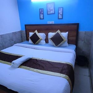 Hotel Moon Residency Satya Niketan- Couple Friendly New Delhi Exterior photo