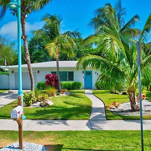 Coastal Cottage Private Oasis W/ Hot Tub & Less Than 5 Minutes To Beach! Boynton Beach Exterior photo