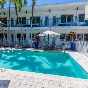 Seaside All Suites Hotel Miami Beach Exterior photo