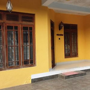 Nisal Guest House Kandy Exterior photo