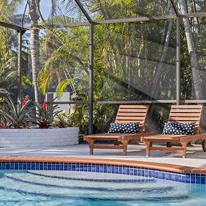 Villa Heirloom Hideaway- Lush Yard Pool Tranquil Spaces à Miami Exterior photo