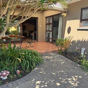 Broadway Guesthouse Durbanville Exterior photo