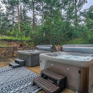 The Stone Lodge - Sleeps 15 - Hot Tubs - Game Room Cascade-Chipita Park Exterior photo