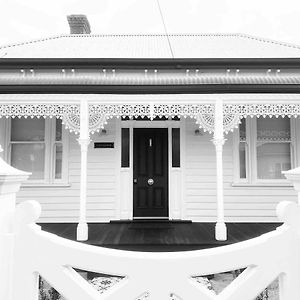 Villa Castlebar - Steps To Pakington Street à Geelong West Exterior photo