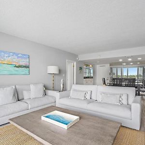 Appartement Serene Waterfront Oasis With Deeded Beach Access à Palm Beach Exterior photo