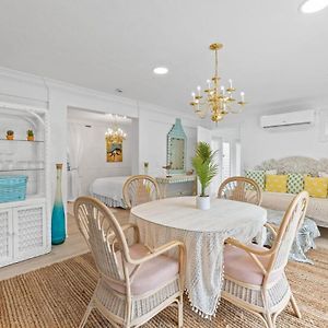 Chic 1 Bedroom Private Poolside Suite Sleeps 4 Fort Myers Exterior photo