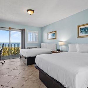 Oceanfront Inn Room #18- Ocean View Balcony 2 Full Beds Fort Pierce Exterior photo