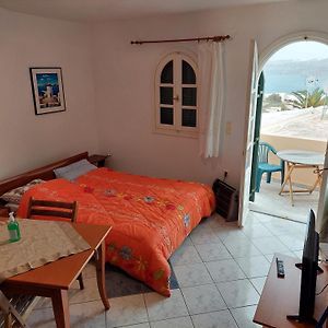 Appartement Akrotiri Cosy Studio With Private Patio And Scenic View Exterior photo