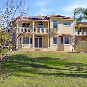 Villa Beautiful House With A View! à Perth Exterior photo