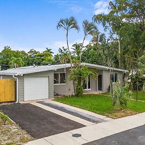 3 Bedrooms And 2 Bathrooms Charming Beachside House With King Bed Pompano Beach Exterior photo