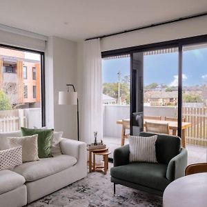 Modern Apartment With Park Views In Cheltenham Exterior photo