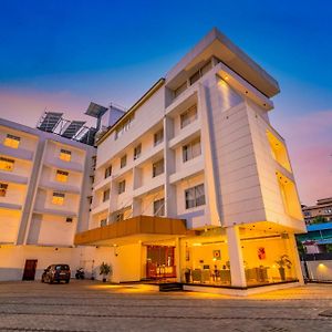 Hotel Seven Lights Kochi Exterior photo