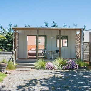 Hotel Martinborough Top 10 Holiday Park Exterior photo