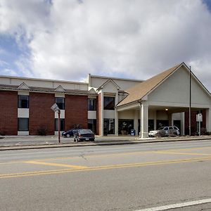 Eagle'S Nest Hotel & Conference Center Quincy Exterior photo