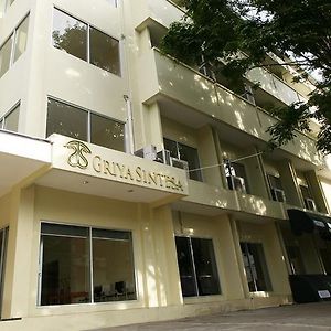 Hôtel Griya Sintesa à Manado Exterior photo