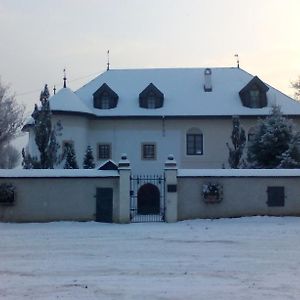 Appartement Castle Kastiel Kotešová Exterior photo