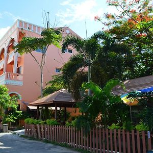 La Paillote Guest House Rayong Exterior photo