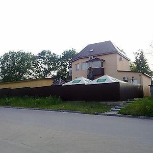 Dlya Vseh Motel Kamianets-Podilsky Exterior photo