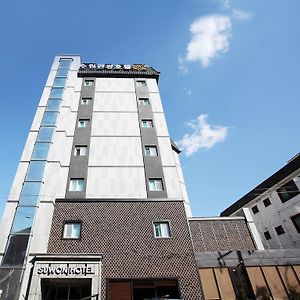 New Suwon Hotel Exterior photo