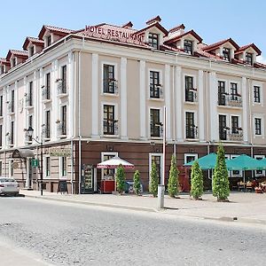 Hotel Optima Collection Kamianets-Podilsky Exterior photo