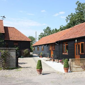 Bed and Breakfast Puttocks Farm à Great Dunmow Exterior photo