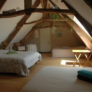 Bed and Breakfast Chambre d'Hôte La Maison du Mesnil à Saint-Hilaire-Petitville Room photo