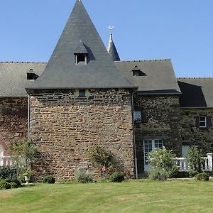 Bed and Breakfast Manoir La Haie Chapeau à Saint-Thurial Exterior photo