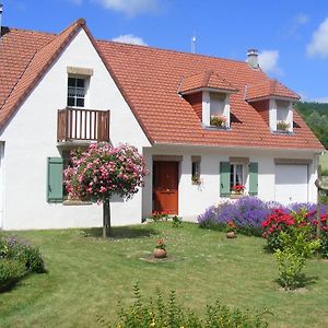 Bed and Breakfast La Bourgade à Estréelles Exterior photo