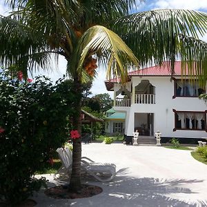 Zanboza Guesthouse La Digue  Exterior photo