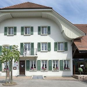 Hotel Auberge de la Croix Blanche à Villarepos Exterior photo