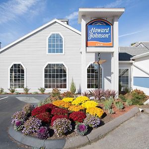 Hotel Howard Johnson By Wyndham Mystic Exterior photo