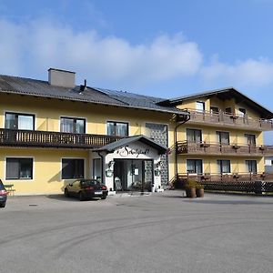 Hotel Gasthof S'Schatzkastl à Ardagger Markt Exterior photo