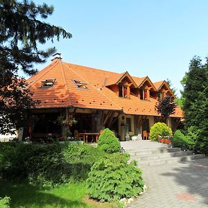 Hotel Napkorong Fogadó és Vendégház à Piliscsaba Exterior photo