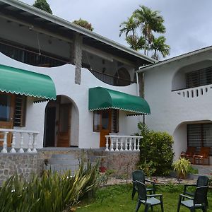 Calypha Guest House De Quincey Village Exterior photo