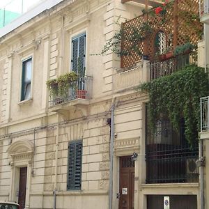 Bed and Breakfast La Maison des Livres à Reggio de Calabre Exterior photo