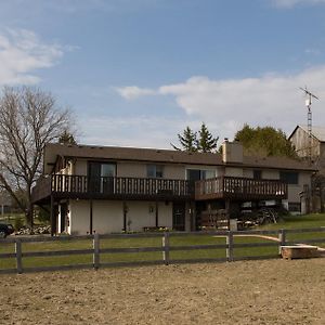 Bed and Breakfast Joe-Lin Station Bed & Breakfast à Tyrone Exterior photo