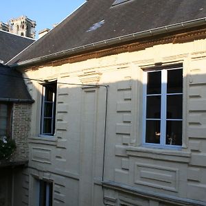 Appartement Le Refuge Des Cordeliers à Laon Exterior photo