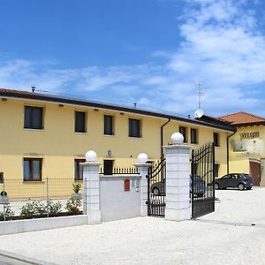 Appartement Agriturismo Ai Laghi à Pocenia Exterior photo