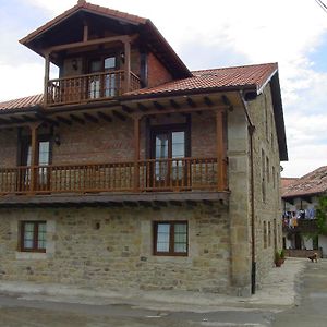 Appartement Las Anjanas De Lloreda à Lloreda  Exterior photo