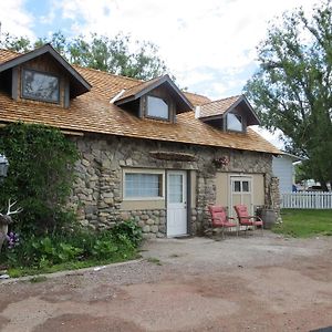 Bed and Breakfast The Cobblestone Manor à Cardston Exterior photo