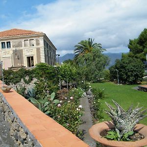 Villa Etna Wine Azienda Agrituristica à Passopisciaro Exterior photo