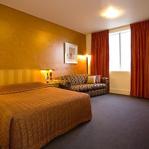 Hemisphere Hotel Moorabbin Room photo