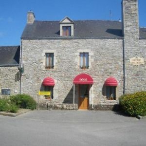 Hotel Auberge Saint Hernin à Pluherlin Exterior photo