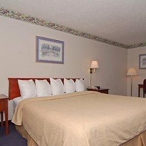 Quality Inn & Suites Biltmore South Arden Room photo