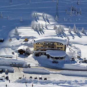 Hotel Dolomiti Passo del Tonale Exterior photo