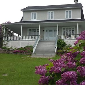 Bed and Breakfast Maison des lilas à La Malbaie Exterior photo