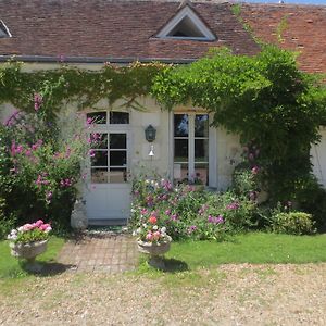 Bed and Breakfast Le Clos Du Golf à Dame-Marie-les-Bois Exterior photo